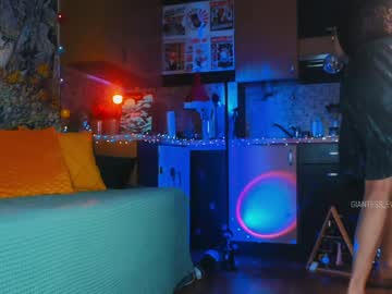 Giantess_Eva Chaturbate stream image from December 23, 2024