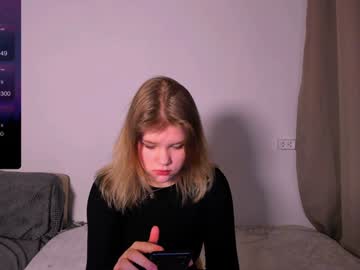 Mina27372 Chaturbate stream image from December 23, 2024