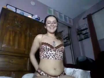 Thickyvicky2223 Chaturbate stream image from December 23, 2024