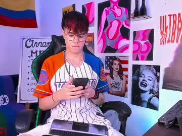 Cinnamon_Boyxxx Chaturbate stream image from December 23, 2024