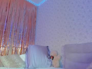Crystalnut Chaturbate stream image from December 23, 2024