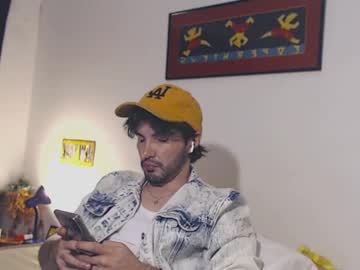Camilosaennz Chaturbate stream image from December 23, 2024