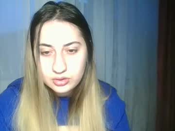 Pineappel_X Chaturbate stream image from December 23, 2024