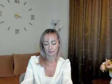 Julia__Cherry_ Chaturbate stream image from December 23, 2024