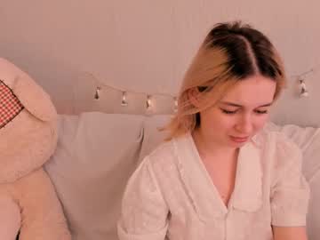 Julia_Fires Chaturbate stream image from December 23, 2024