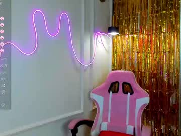 Adelepink Chaturbate stream image from December 23, 2024