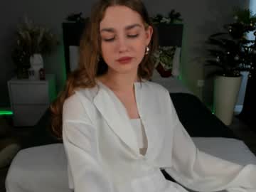 Lisaawilliamson Chaturbate stream image from December 23, 2024