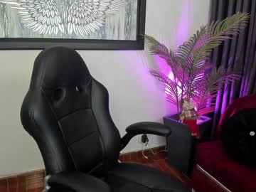 Charlote_Horny Chaturbate stream image from December 23, 2024
