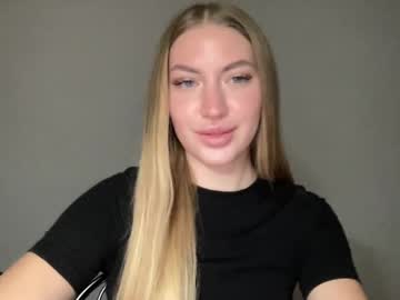 Milanaaa_ Chaturbate stream image from December 23, 2024
