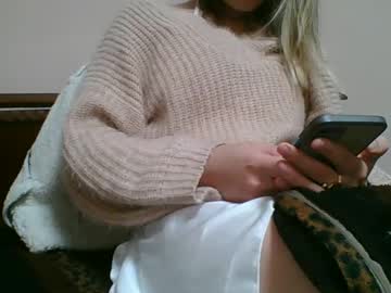 Emma_991 Chaturbate stream image from December 23, 2024