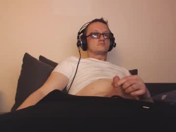 Mcmike_Es Chaturbate stream image from December 23, 2024