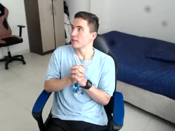Sextinger Chaturbate stream image from December 23, 2024