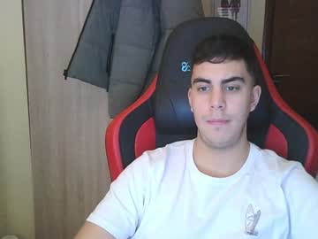 Aaronlavine Chaturbate stream image from December 23, 2024