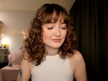 Lovelyskadi Chaturbate stream image from December 23, 2024