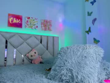 Victorialarson1 Chaturbate stream image from December 23, 2024