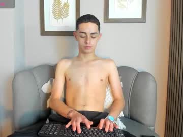 Ryan_Maxx Chaturbate stream image from December 23, 2024