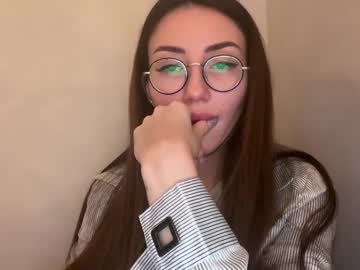 Bella_Foxxi Chaturbate stream image from December 23, 2024
