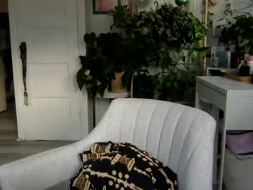 Lolalustful Chaturbate stream image from December 23, 2024
