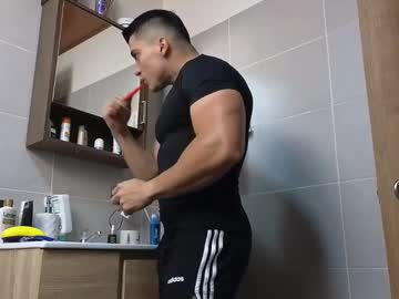 Maximohoot Chaturbate stream image from December 23, 2024