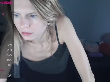 Shy_Moony Chaturbate stream image from December 23, 2024