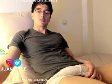 Juancamroom Chaturbate stream image from December 24, 2024