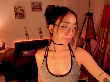 Lemoonpeach Chaturbate stream image from December 24, 2024