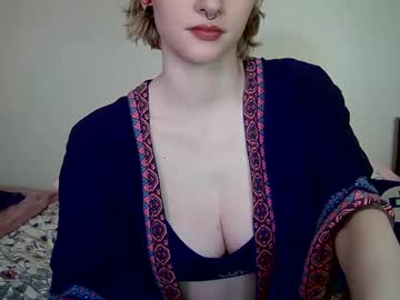 Suicunebitch Chaturbate stream image from December 24, 2024