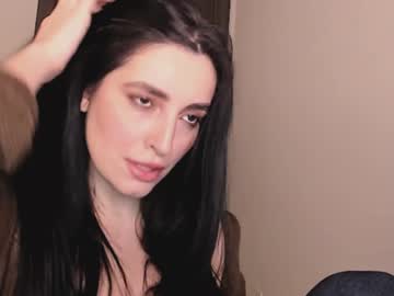 Tinapretty Chaturbate stream image from December 24, 2024