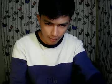 Asian_Petitemoreno Chaturbate stream image from December 24, 2024