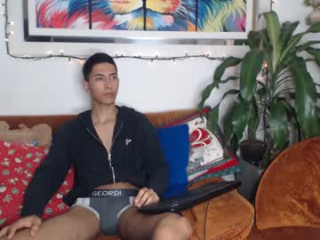 Harold666xxzzz Chaturbate stream image from December 24, 2024