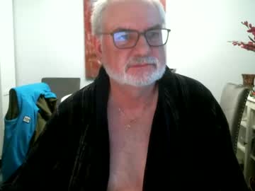 Loop102 Chaturbate stream image from December 24, 2024