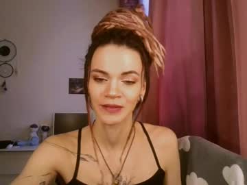 Maryholm Chaturbate stream image from December 24, 2024