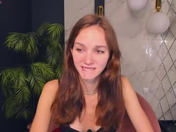 Mirandaglow Chaturbate stream image from December 24, 2024