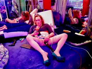 Ashmomo Chaturbate stream image from December 24, 2024