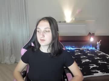 Kommunelifoxi Chaturbate stream image from December 24, 2024