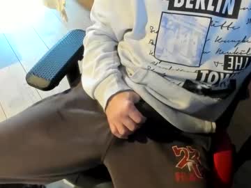 Snip1977 Chaturbate stream image from December 24, 2024