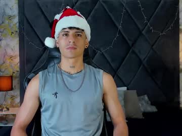 Lukeetaylor Chaturbate stream image from December 24, 2024