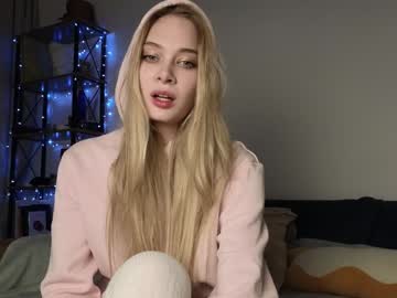 Peachcreamcouple Chaturbate stream image from December 24, 2024
