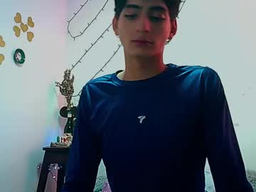 Findompetite Chaturbate stream image from December 24, 2024