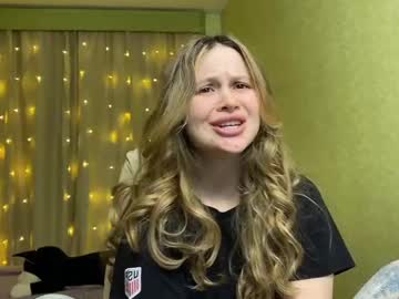 Fairyilona Chaturbate stream image from December 24, 2024