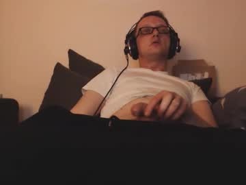 Mcmike_Es Chaturbate stream image from December 24, 2024