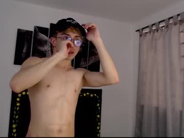 Ronweasley_Hk Chaturbate stream image from December 24, 2024