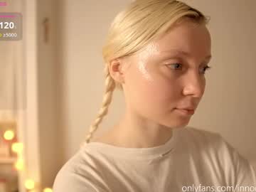 Pureangeldolores Chaturbate stream image from December 24, 2024