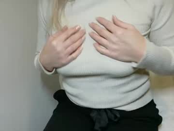 Savannahmorganxo Chaturbate stream image from December 24, 2024
