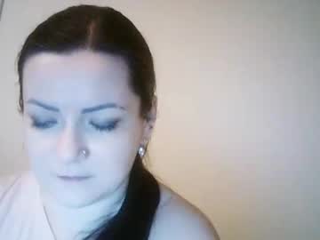 Sweetlovelary Chaturbate stream image from December 24, 2024
