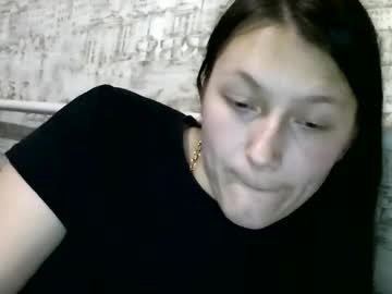 Mikki_Mikki33 Chaturbate stream image from December 24, 2024