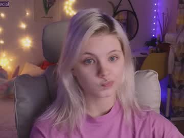 Moonlight_Mia Chaturbate stream image from December 24, 2024