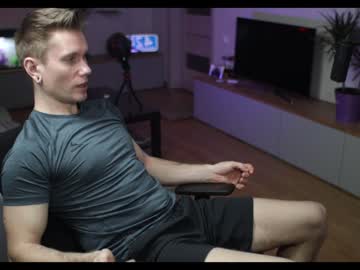 Kevin_Park Chaturbate stream image from December 24, 2024