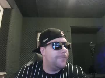 Guenz21 Chaturbate stream image from December 24, 2024