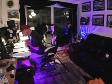 Dopeleaf2 Chaturbate stream image from December 24, 2024